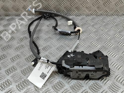 front-left-lock-audi-q4-e-tron-suv-f4b-2020-29392252 main image