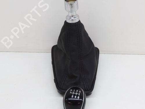 Pommeau de levier de vitesses FORD FOCUS III 1.0 EcoBoost (125 hp) 6864732