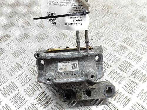 Used Engine mount VW PASSAT B8 Variant (3G5, CB5) 2.0 TDI (150 hp) 18879690