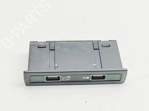 Used Electronic module Electronic module MERCEDES-BENZ GLA-CLASS (X156) GLA 250 4-matic (156.946) (211 hp) 33384361 33384361