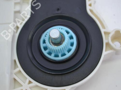 Used Right rear window motor Right rear window motor AUDI Q5 (8RB) 2.0 TDI (136 hp) 33347515 33347515