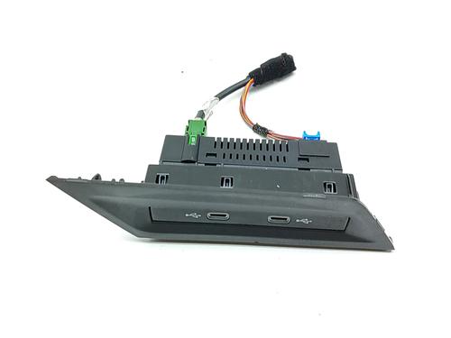 Módulo eletrónico Módulo eletrónico SKODA SUPERB IV Estate (NZ5) 1.5 TSI iV PHEV (204 hp) 36703689 36703689