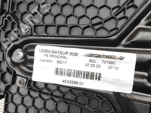 Fuse box PEUGEOT 3008 II SUV (MC_, MR_, MJ_, M4_) Hybrid 180 (M4DGLU) | BP30178421E1