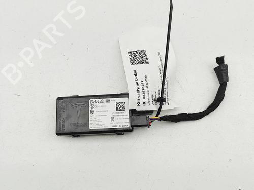 Used Electronic module Electronic module TESLA MODEL 3 (5YJ3) EV (283 hp) 33388510 33388510
