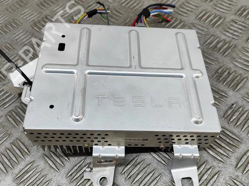 Used Electronic module TESLA MODEL Y (5YJY) EV Performance All-wheel Drive (534 hp) 27789762