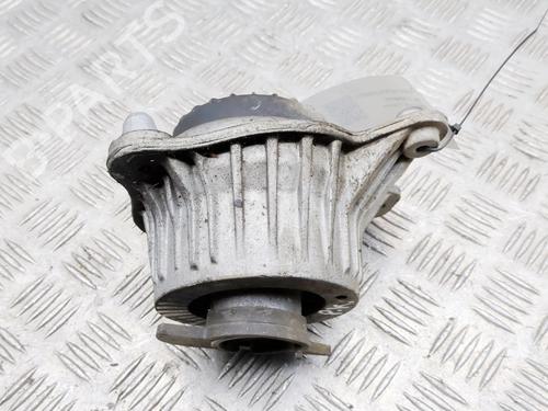 Used Engine mount Engine mount MERCEDES-BENZ C-CLASS (W205) C 200 BlueTEC / d (205.037) (136 hp) 40014617 40014617