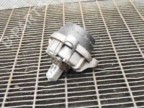 Used Engine mount BMW 5 (F10) 520 d (184 hp) 8838900