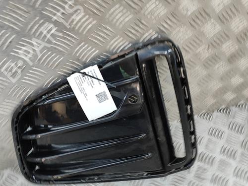 Used Grille BMW i4 (G26) eDrive40 (340 hp) 27790933