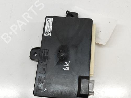 Elektronisk modul TESLA MODEL X (5YJX) P100D AWD | BP28435889M83 