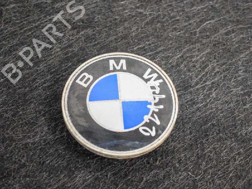 Used Hub cap BMW 3 (F30, F80) 320 d xDrive (184 hp) 6744661
