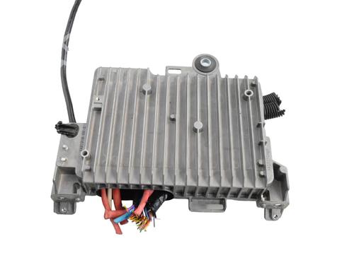 Electronic module TESLA MODEL Y (5YJY) EV Performance All-wheel Drive | BP33363276M83 - Image 2