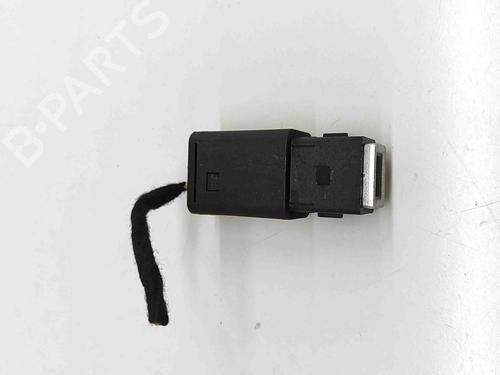 Used Electronic module PEUGEOT 2008 II (UD_, US_, UY_, UJ_, UR_, UC_) e-2008 (UKZKXZ) (136 hp) 27786057