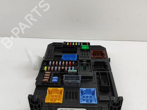 Used Fuse box PEUGEOT 5008 II (MC_, MJ_, MR_, M4_) 1.5 BlueHDi 130 (MCYHZJ, MCYHZR, MCYHZX) (131 hp) 27768455