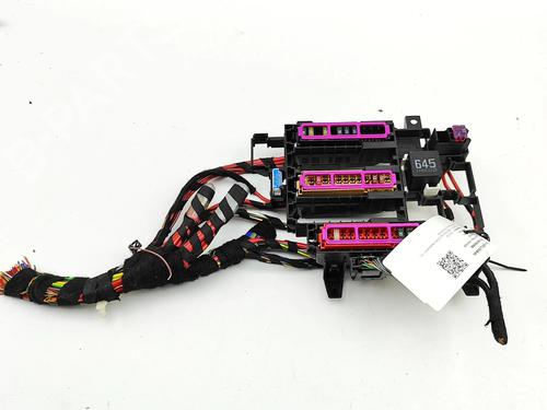 Used Fuse box Fuse box 39458229 39458229