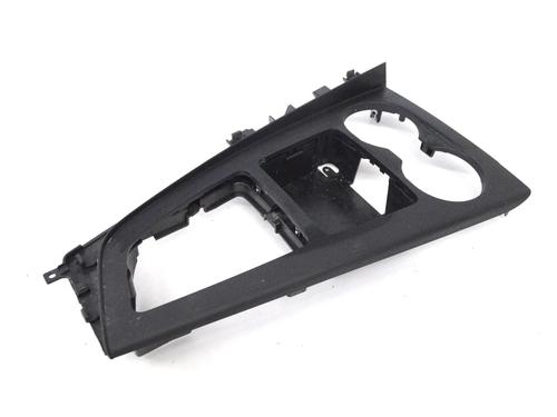 middle-console-audi-a4-b9-8w2-8wc-2015-33352497 main image