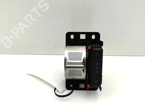 Used Gear lever Gear lever PEUGEOT 3008 II SUV (MC_, MR_, MJ_, M4_) 1.2 THP/ PureTech 130 (MRHNSM, MRHNSU, MRHNSJ, MRHNYW,... (131 hp) 34217968 34217968