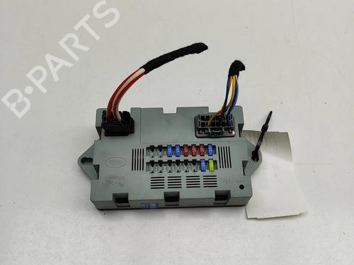 fuse-box-jaguar-f-pace-x761-2015-33376047 main image