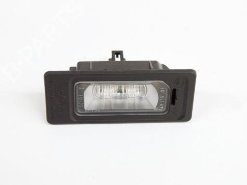 Used Licence plate light AUDI Q3 (8UB, 8UG) 2.0 TDI (140 hp) 14652135