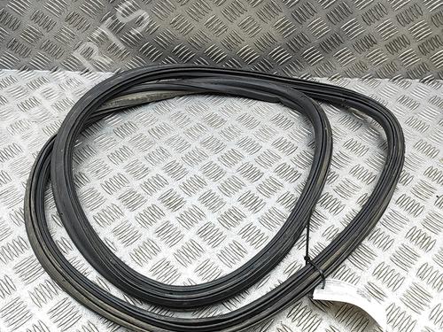 Gummiliste Gummiliste TESLA MODEL 3 (5YJ3) EV AWD (351 hp) 33392364 33392364