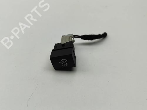 switch-nissan-juke-f16_-2019-27794515 main image