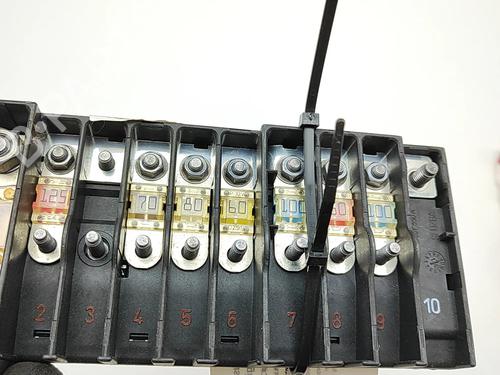 Fuse box VW TRANSPORTER T5 Van (7HA, 7HH, 7EA, 7EH) 2.0 TDI | BP38623294E1  - Image 5