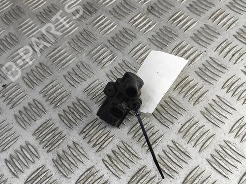 thermostat-housing-triumph-motorcycles-thruxton-0-33371958 main image