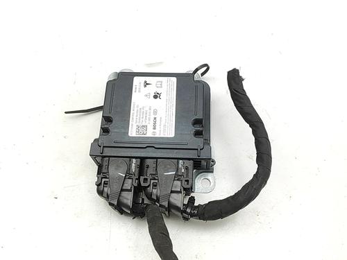 Used ECU airbags ECU airbags TESLA MODEL S (5YJS) P100D AWD (772 hp) 33390531 33390531