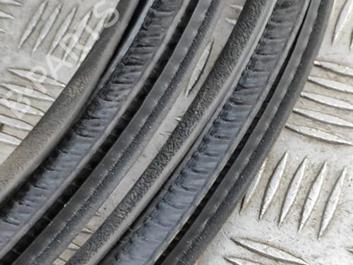 Rubber door seal JAGUAR I-PACE (X590) EV400 AWD | BP28436087C142 