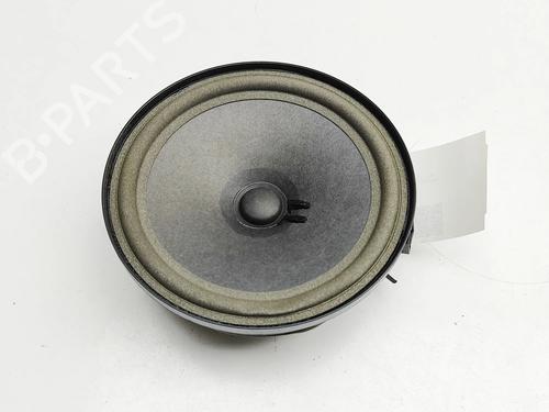 speaker-mercedes-benz-gla-h247-2020-33380314 main image