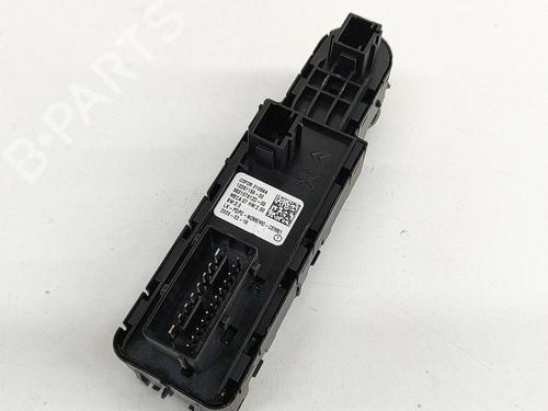 Right front window switch CITROËN C5 AIRCROSS (A_) 1.2 PureTech 130 (ARHNSJ) | BP28551457I26