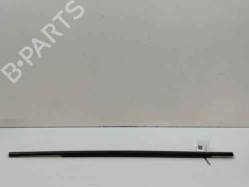 Used Door moulding trim JAGUAR F-PACE (X761) 2.0 P400e Plug-in Hybrid (404 hp) 28275544