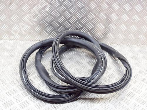Rubber door seal TESLA MODEL S (5YJS) 75 | BP14631856C142 