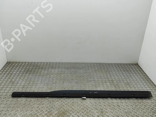 Used Right sideskirt Right sideskirt 37598743 37598743