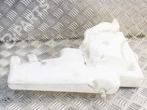 Used Windscreen washer tank Windscreen washer tank AUDI A4 B8 (8K2) 1.8 TFSI (170 hp) 6767622 6767622