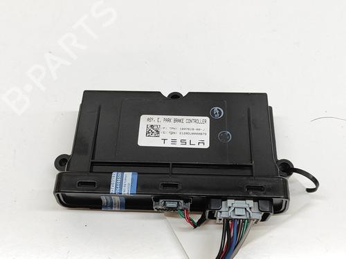 Used Electronic module TESLA MODEL X (5YJX) P100D AWD (772 hp) 28446720