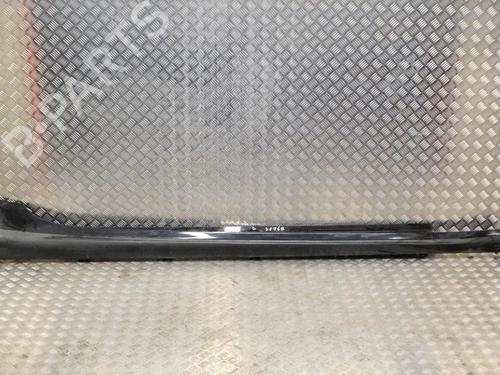Used Right sideskirt Right sideskirt 14628139 14628139