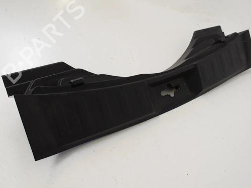 Used Tailgate trim Tailgate trim NISSAN X-TRAIL III (T32_, T32R, T32RR) 1.6 DIG-T (T32) (163 hp) 33339052 33339052