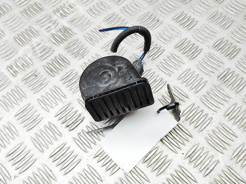 horn-volvo-v90-ii-estate-235-2016-32680610 main image