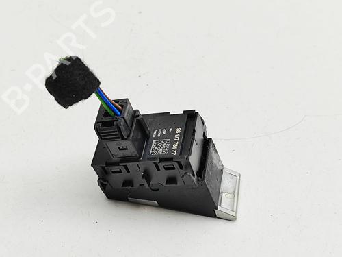 Right rear window switch DS DS 7 Crossback (J4_, JR_, JC_) 2.0 BlueHDi 180 (JJEHZR) | BP31926553I28 