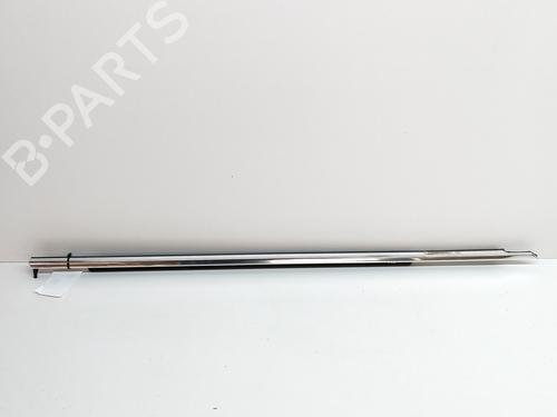 Used Door moulding trim BMW 5 (G30, F90) 530 e Plug-in Hybrid (252 hp) 17864590
