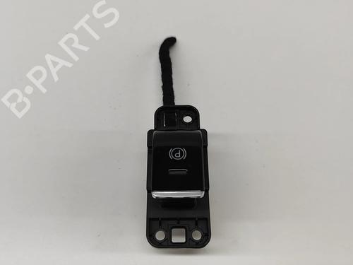 switch-alfa-romeo-giulia-952_-2015-23249032 main image