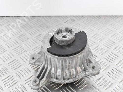 Engine mount MERCEDES-BENZ C-CLASS (W205) C 220 BlueTEC / d (205.003) | BP6734026M89 