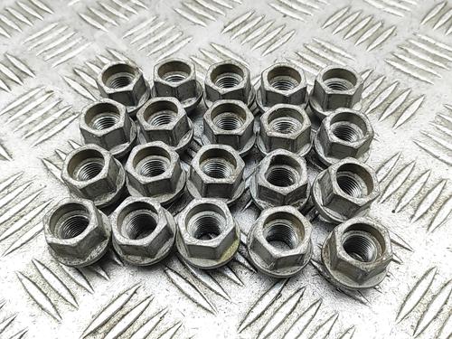 BP32680563O1 main image