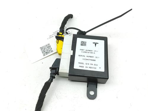 Used Electronic module Electronic module TESLA MODEL S (5YJS) P100D AWD (772 hp) 33390567 33390567