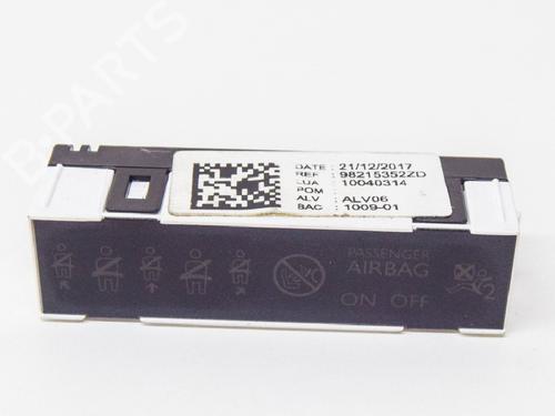 Used Electronic module PEUGEOT 308 SW II (LC_, LJ_, LR_, LX_, L4_) 1.2 THP 130 (131 hp) 6772795