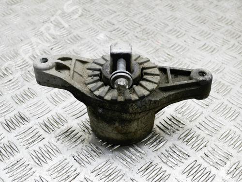 Used Engine mount Engine mount MASERATI GHIBLI III (M157) 3.0 S Q4 (409 hp) 7799673 7799673
