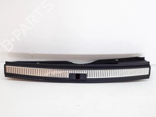 Used Tailgate trim Tailgate trim SKODA SUPERB III Estate (3V5) 1.5 TSi (150 hp) 28045715 28045715