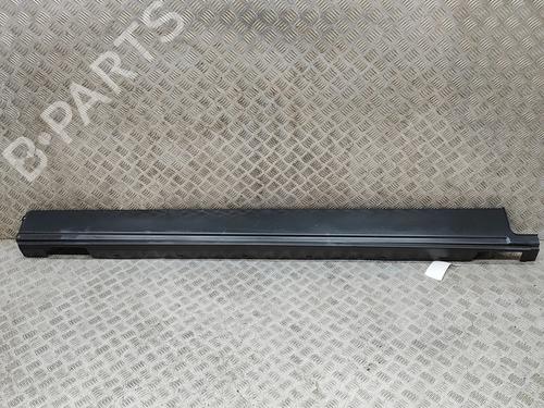 Used Right sideskirt Right sideskirt 32974548 32974548