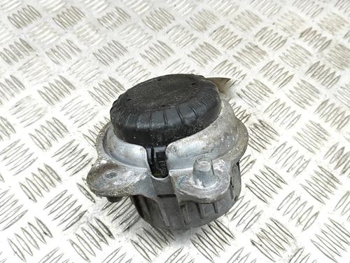 Used Engine mount MERCEDES-BENZ S-CLASS (W222, V222, X222) S 300 BlueTEC Hybrid / h (222.004, 222.104) (204 hp) 17015279