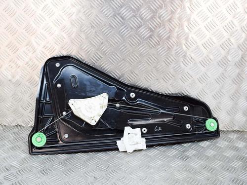 Rudehejsemekanisme venstre bagtil Rudehejsemekanisme venstre bagtil LAND ROVER DISCOVERY IV (L319) 3.0 SDV6 4x4 (256 hp) 9628021 9628021